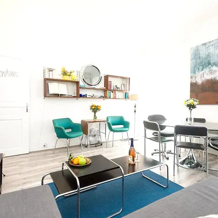 Apartman De 2 Chambres Avec Terrasse Amenagee Et Wifi A A 1 Km De La Plage